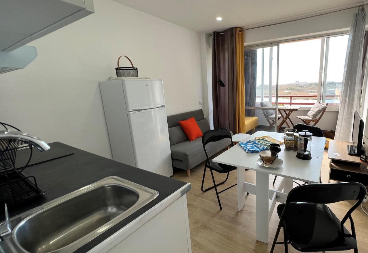 Bonito Estudio En Con Vista Al Mar Y Piscina * Rosas